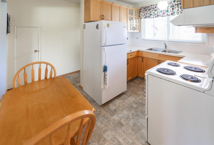 372 Hillary, 3 Bedrooms Bedrooms, 12 Rooms Rooms,2 BathroomsBathrooms,Residential,For Sale,Hillary