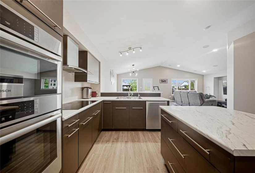 313 Ravensden, 5 Bedrooms Bedrooms, 15 Rooms Rooms,3 BathroomsBathrooms,Residential,For Sale,Ravensden