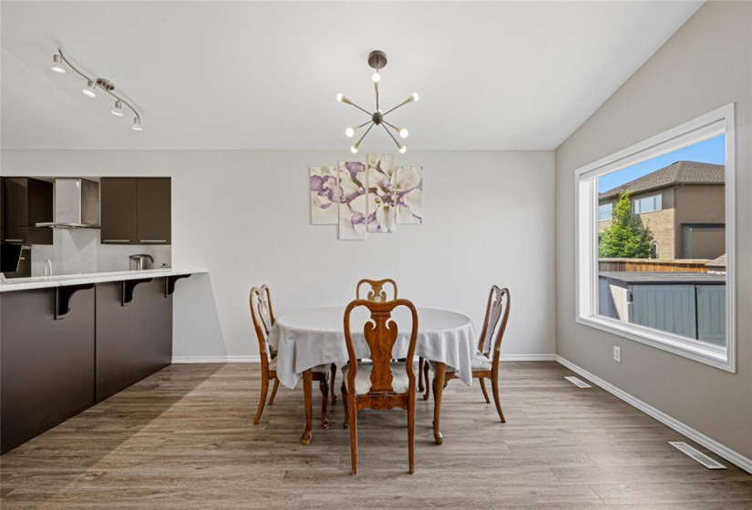 313 Ravensden, 5 Bedrooms Bedrooms, 15 Rooms Rooms,3 BathroomsBathrooms,Residential,For Sale,Ravensden