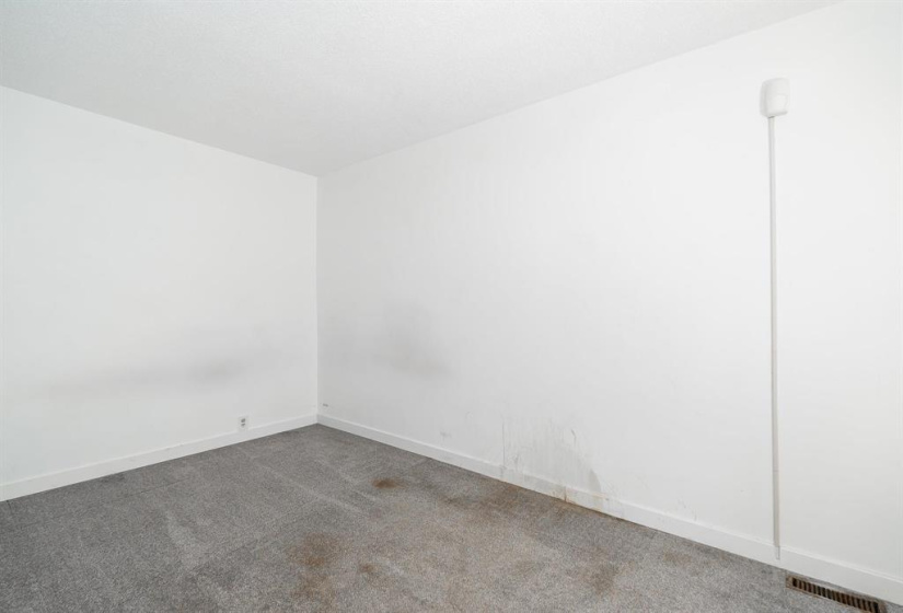 840 Ashburn, 2 Bedrooms Bedrooms, 6 Rooms Rooms,1 BathroomBathrooms,Residential,For Sale,Ashburn