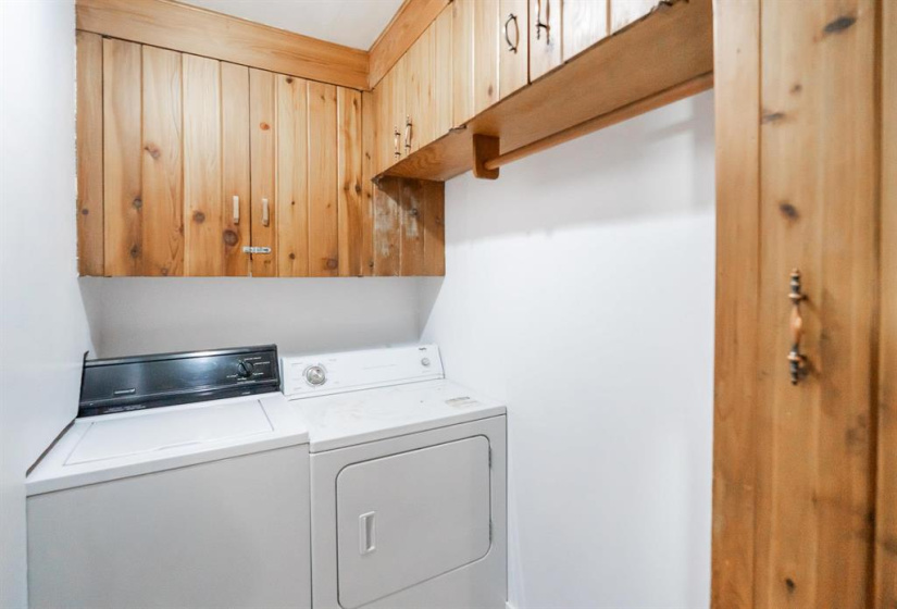 840 Ashburn, 2 Bedrooms Bedrooms, 6 Rooms Rooms,1 BathroomBathrooms,Residential,For Sale,Ashburn