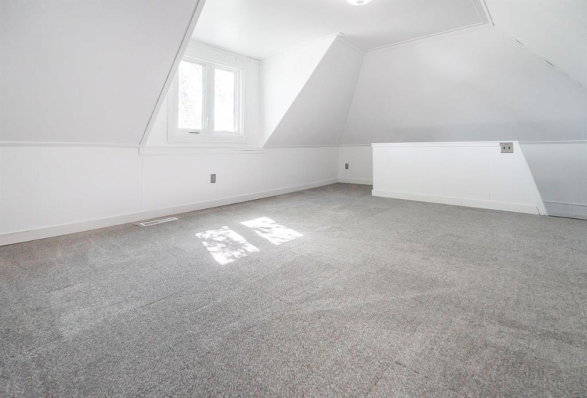 840 Ashburn, 2 Bedrooms Bedrooms, 6 Rooms Rooms,1 BathroomBathrooms,Residential,For Sale,Ashburn