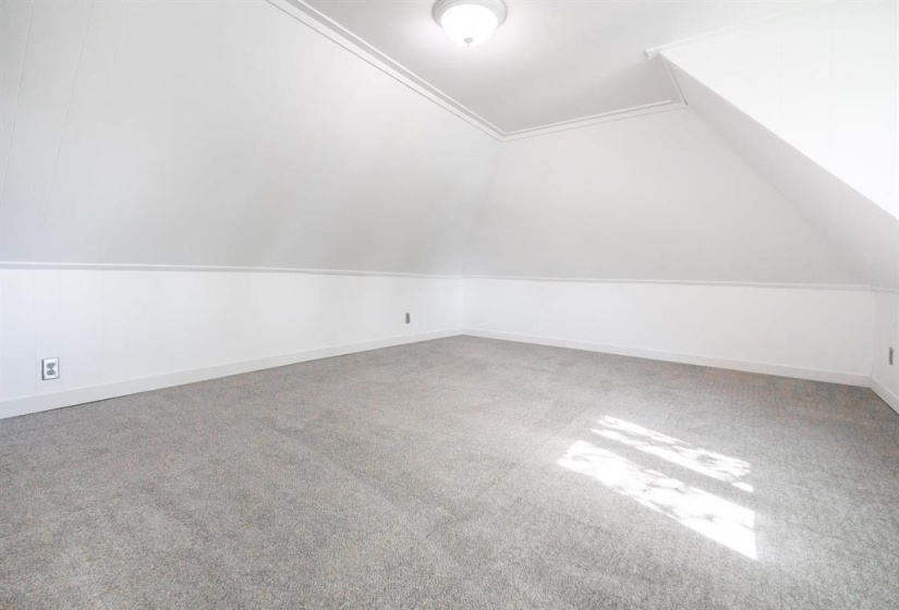 840 Ashburn, 2 Bedrooms Bedrooms, 6 Rooms Rooms,1 BathroomBathrooms,Residential,For Sale,Ashburn