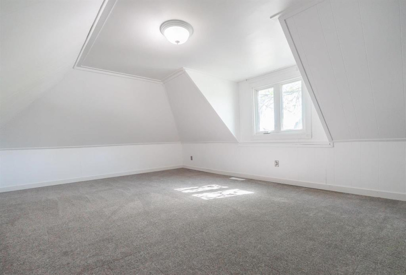 840 Ashburn, 2 Bedrooms Bedrooms, 6 Rooms Rooms,1 BathroomBathrooms,Residential,For Sale,Ashburn