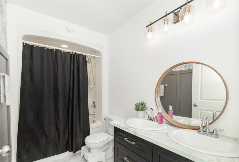 22 BRAMBLEWOOD, 3 Bedrooms Bedrooms, 9 Rooms Rooms,2 BathroomsBathrooms,Residential,For Sale,BRAMBLEWOOD
