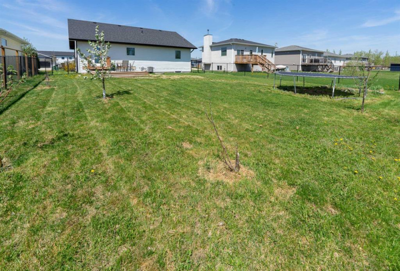 22 BRAMBLEWOOD, 3 Bedrooms Bedrooms, 9 Rooms Rooms,2 BathroomsBathrooms,Residential,For Sale,BRAMBLEWOOD