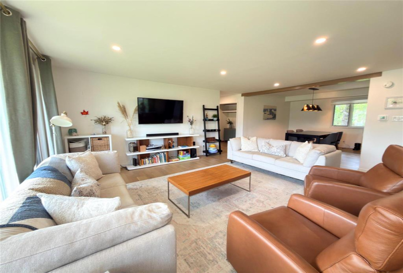 525 River, 3 Bedrooms Bedrooms, 9 Rooms Rooms,2 BathroomsBathrooms,Residential,For Sale,River