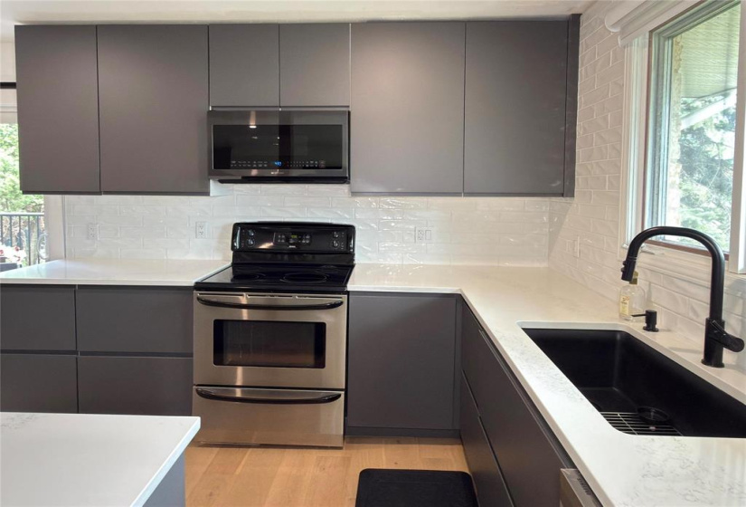 525 River, 3 Bedrooms Bedrooms, 9 Rooms Rooms,2 BathroomsBathrooms,Residential,For Sale,River