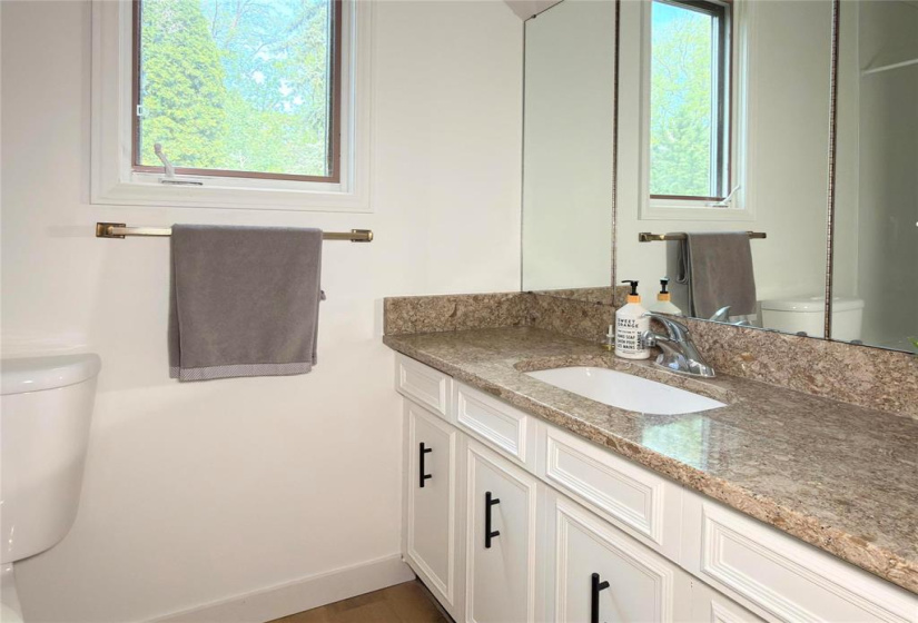 525 River, 3 Bedrooms Bedrooms, 9 Rooms Rooms,2 BathroomsBathrooms,Residential,For Sale,River