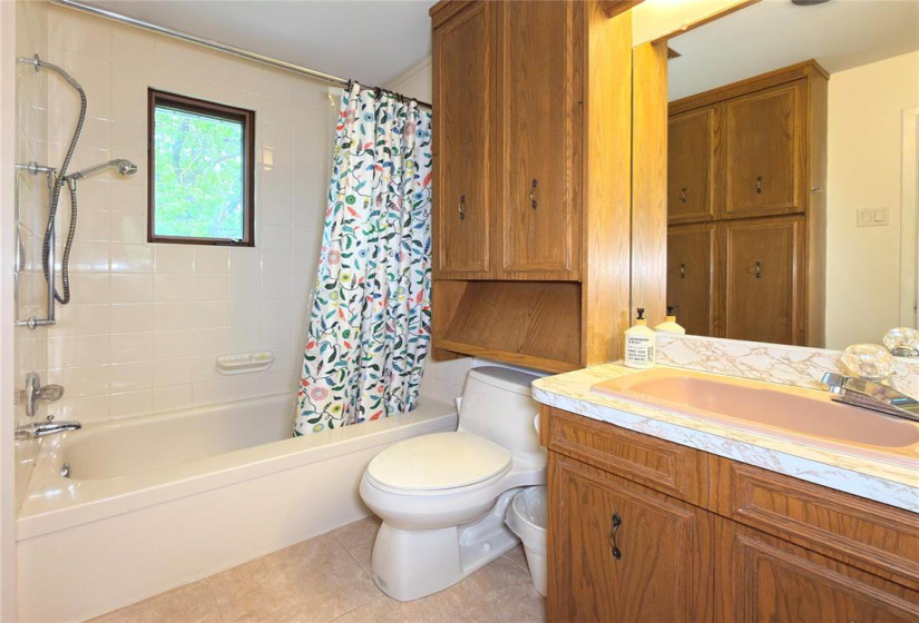 525 River, 3 Bedrooms Bedrooms, 9 Rooms Rooms,2 BathroomsBathrooms,Residential,For Sale,River
