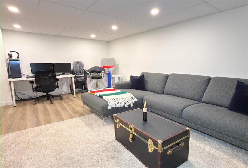 525 River, 3 Bedrooms Bedrooms, 9 Rooms Rooms,2 BathroomsBathrooms,Residential,For Sale,River