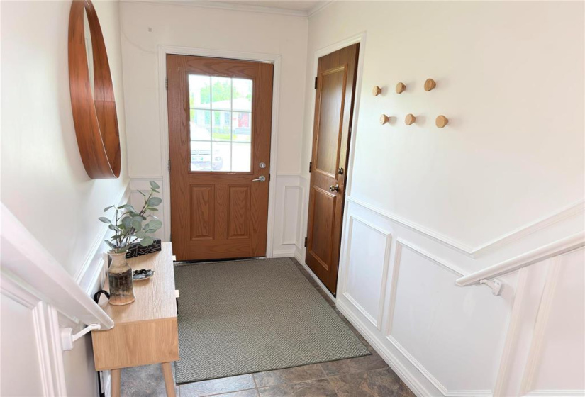 525 River, 3 Bedrooms Bedrooms, 9 Rooms Rooms,2 BathroomsBathrooms,Residential,For Sale,River