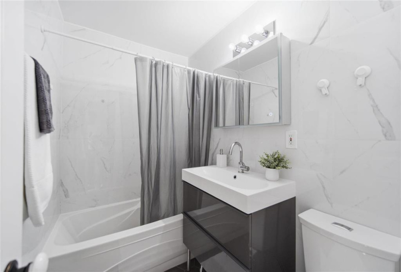 75 Worthington, 3 Bedrooms Bedrooms, 7 Rooms Rooms,1 BathroomBathrooms,Residential,For Sale,Worthington