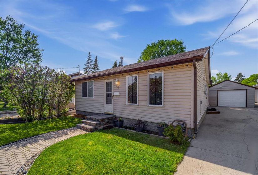 75 Worthington, 3 Bedrooms Bedrooms, 7 Rooms Rooms,1 BathroomBathrooms,Residential,For Sale,Worthington