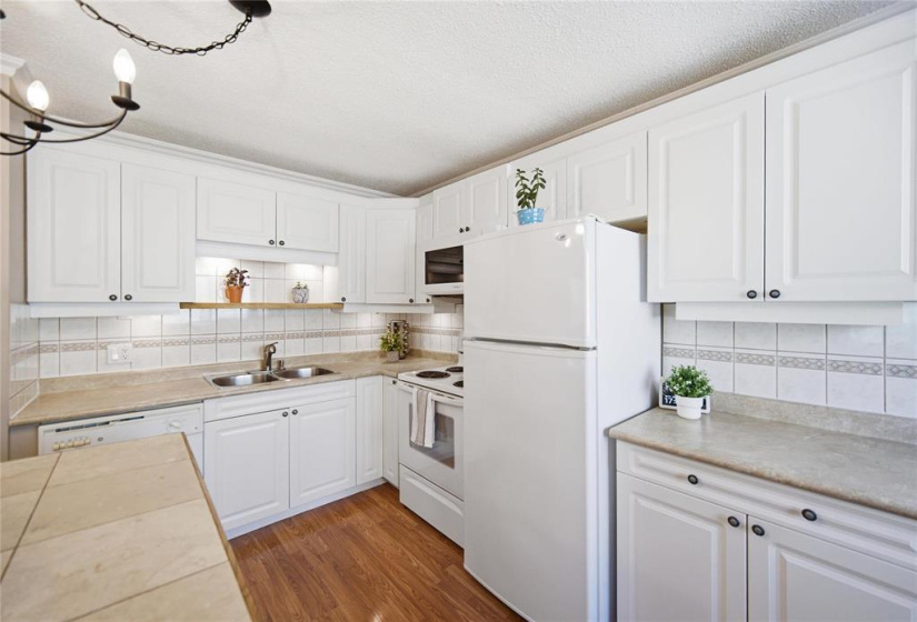 75 Worthington, 3 Bedrooms Bedrooms, 7 Rooms Rooms,1 BathroomBathrooms,Residential,For Sale,Worthington
