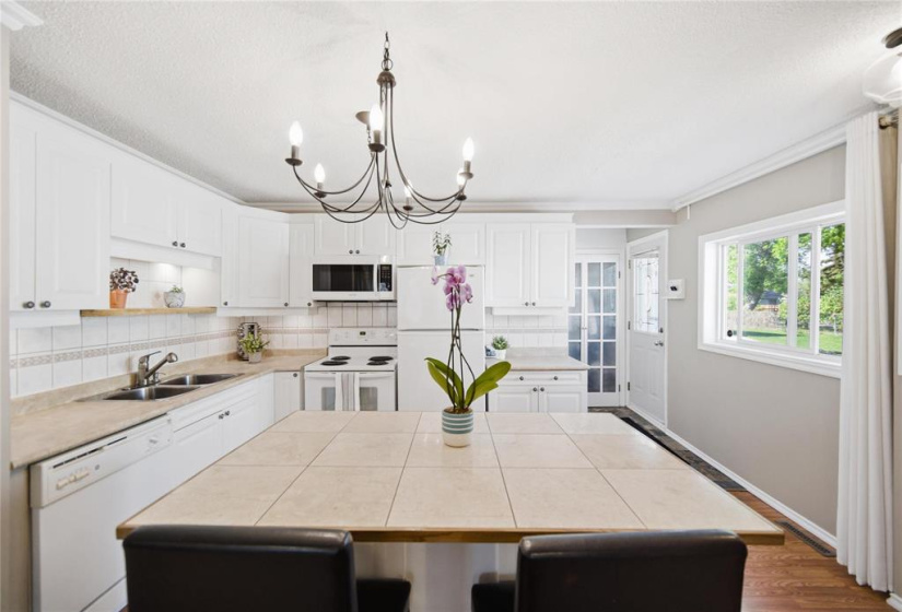 75 Worthington, 3 Bedrooms Bedrooms, 7 Rooms Rooms,1 BathroomBathrooms,Residential,For Sale,Worthington
