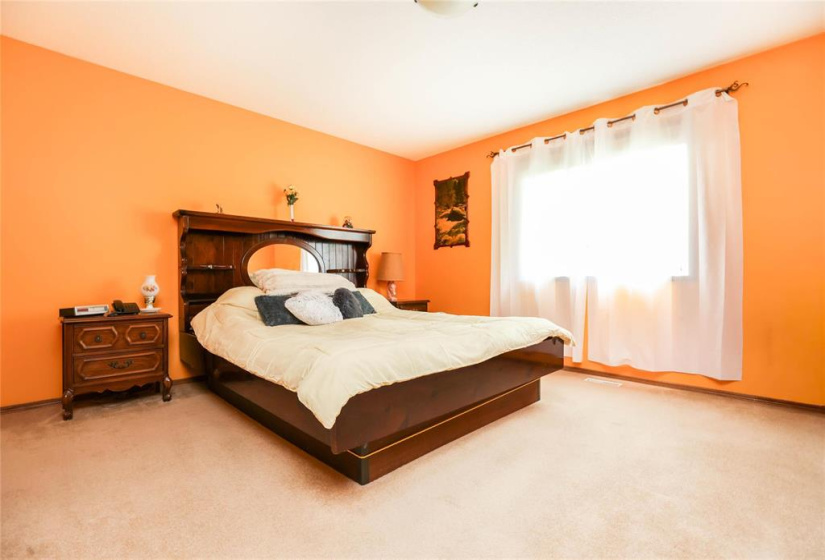 112 BELANGER, 2 Bedrooms Bedrooms, 6 Rooms Rooms,1 BathroomBathrooms,Residential,For Sale,BELANGER