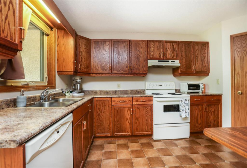 112 BELANGER, 2 Bedrooms Bedrooms, 6 Rooms Rooms,1 BathroomBathrooms,Residential,For Sale,BELANGER