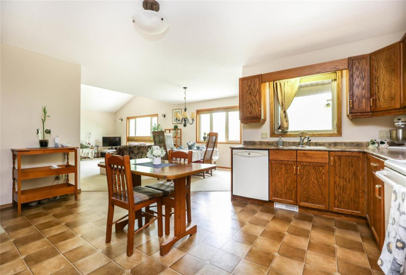 112 BELANGER, 2 Bedrooms Bedrooms, 6 Rooms Rooms,1 BathroomBathrooms,Residential,For Sale,BELANGER