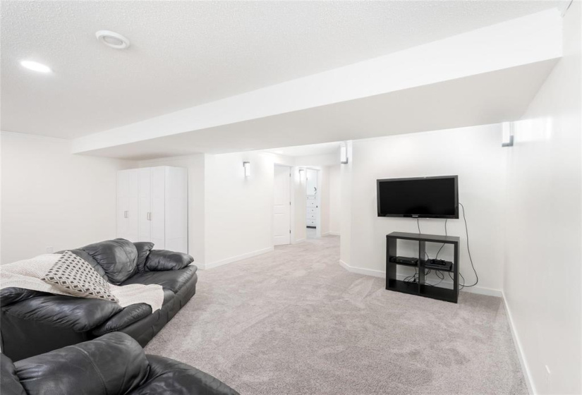 One bedroom (however window does not meet egress)  and one den/office to the left