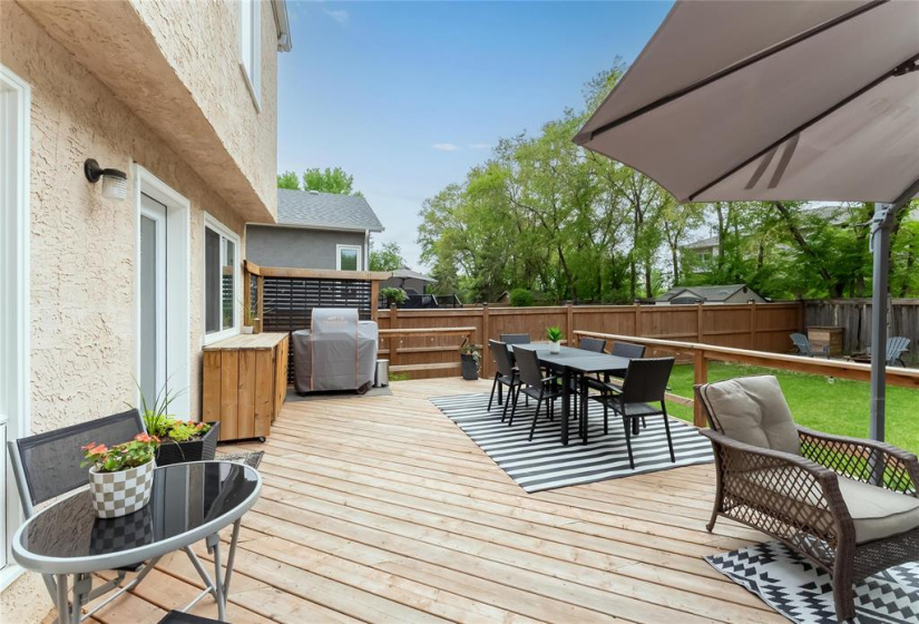 Great deck for entertaining.