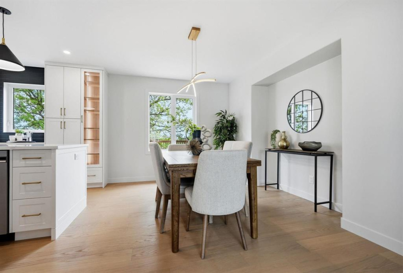 162 Park, 4 Bedrooms Bedrooms, 17 Rooms Rooms,3 BathroomsBathrooms,Residential,For Sale,Park