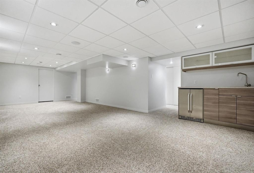 162 Park, 4 Bedrooms Bedrooms, 17 Rooms Rooms,3 BathroomsBathrooms,Residential,For Sale,Park