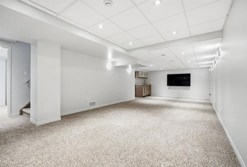 162 Park, 4 Bedrooms Bedrooms, 17 Rooms Rooms,3 BathroomsBathrooms,Residential,For Sale,Park