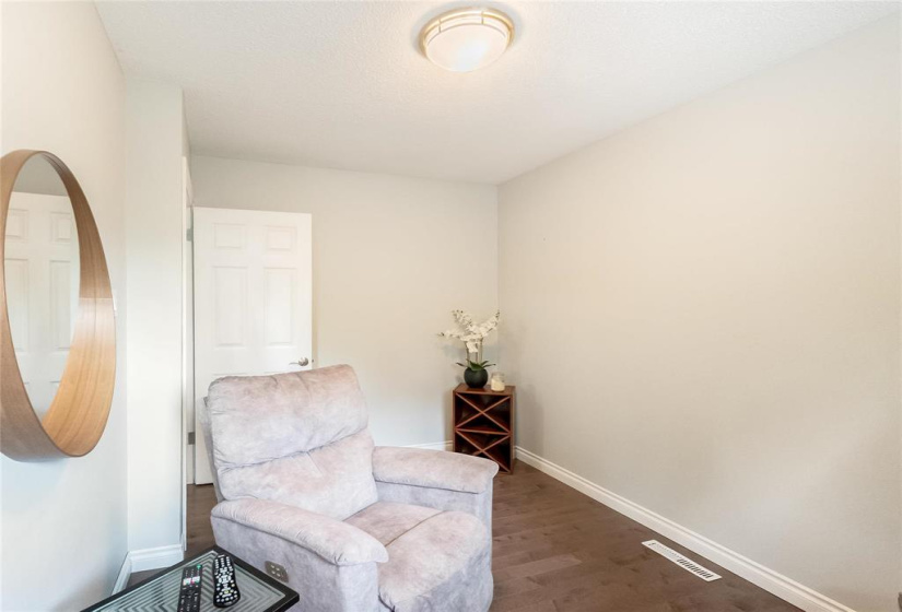 52 Fallbrook, 3 Bedrooms Bedrooms, 10 Rooms Rooms,2 BathroomsBathrooms,Residential,For Sale,Fallbrook