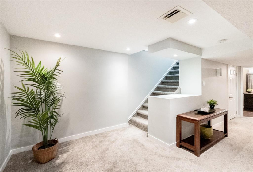 52 Fallbrook, 3 Bedrooms Bedrooms, 10 Rooms Rooms,2 BathroomsBathrooms,Residential,For Sale,Fallbrook