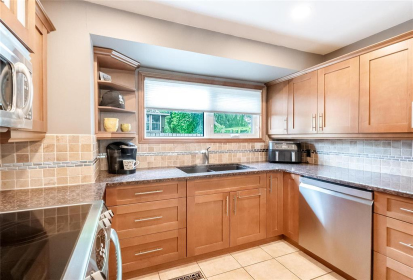 52 Fallbrook, 3 Bedrooms Bedrooms, 10 Rooms Rooms,2 BathroomsBathrooms,Residential,For Sale,Fallbrook