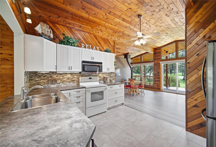 10 Driftwood, 3 Bedrooms Bedrooms, 8 Rooms Rooms,1 BathroomBathrooms,Residential,For Sale,Driftwood