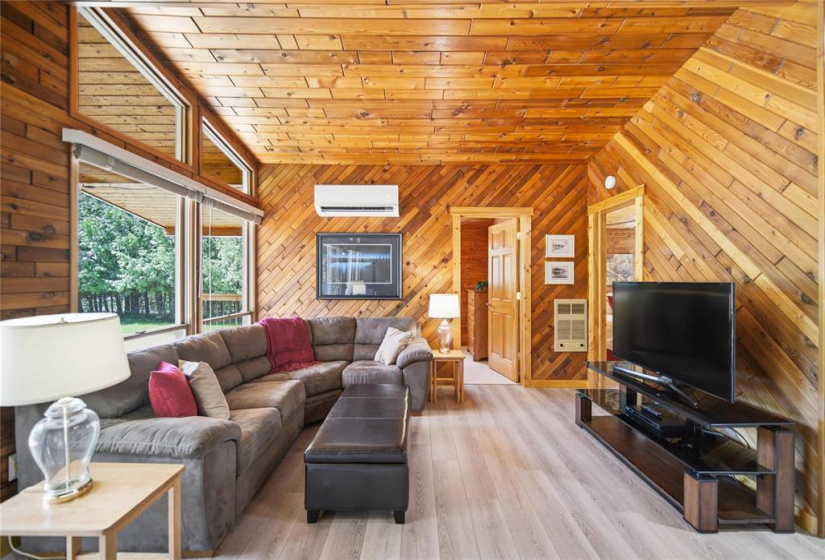 10 Driftwood, 3 Bedrooms Bedrooms, 8 Rooms Rooms,1 BathroomBathrooms,Residential,For Sale,Driftwood
