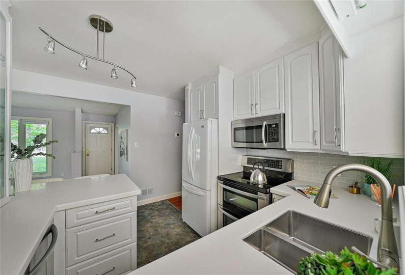 775 Harstone, 4 Bedrooms Bedrooms, 11 Rooms Rooms,2 BathroomsBathrooms,Residential,For Sale,Harstone