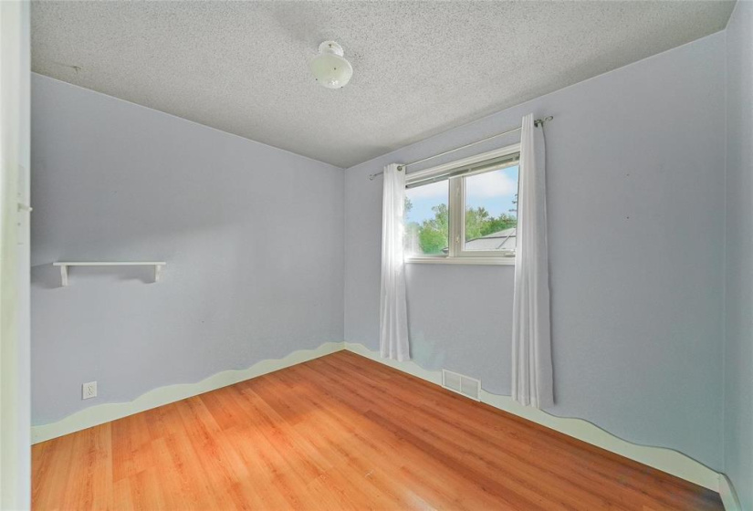 775 Harstone, 4 Bedrooms Bedrooms, 11 Rooms Rooms,2 BathroomsBathrooms,Residential,For Sale,Harstone