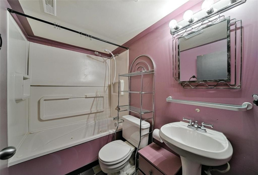 775 Harstone, 4 Bedrooms Bedrooms, 11 Rooms Rooms,2 BathroomsBathrooms,Residential,For Sale,Harstone