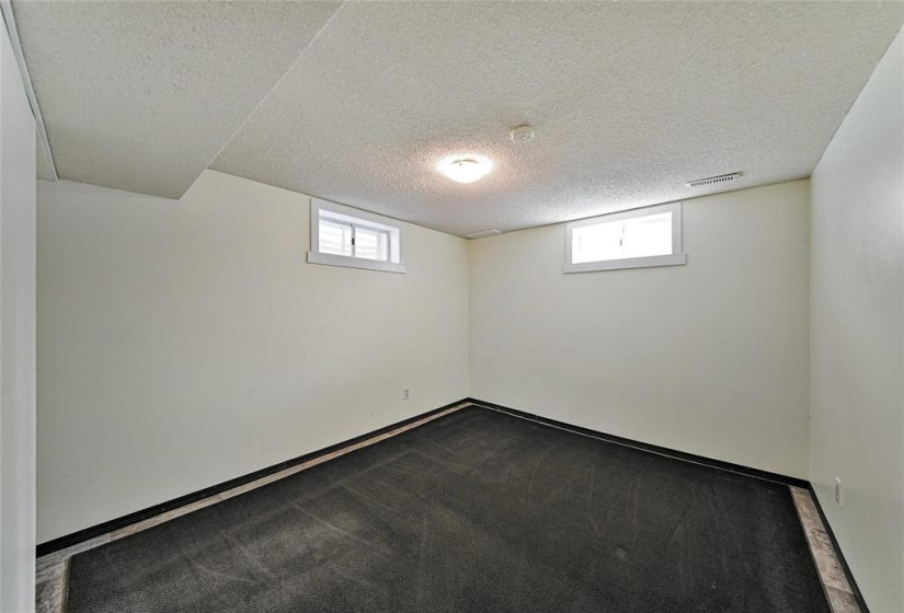 775 Harstone, 4 Bedrooms Bedrooms, 11 Rooms Rooms,2 BathroomsBathrooms,Residential,For Sale,Harstone