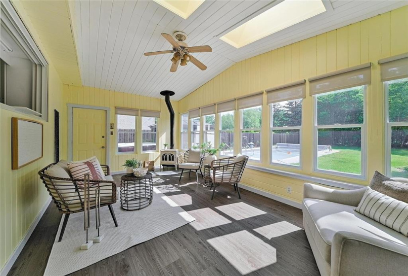 775 Harstone, 4 Bedrooms Bedrooms, 11 Rooms Rooms,2 BathroomsBathrooms,Residential,For Sale,Harstone