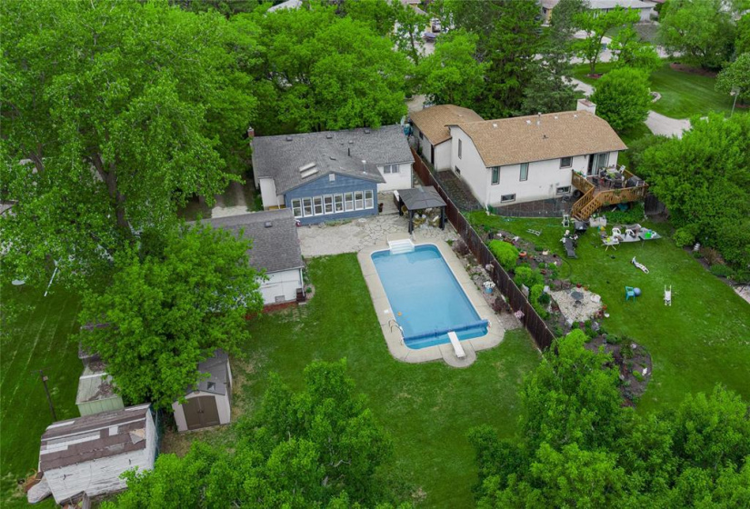 775 Harstone, 4 Bedrooms Bedrooms, 11 Rooms Rooms,2 BathroomsBathrooms,Residential,For Sale,Harstone