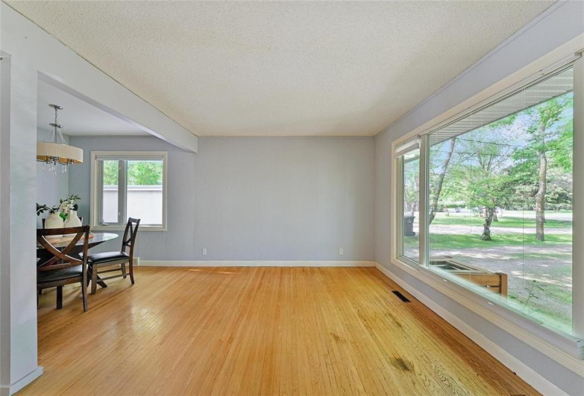 775 Harstone, 4 Bedrooms Bedrooms, 11 Rooms Rooms,2 BathroomsBathrooms,Residential,For Sale,Harstone