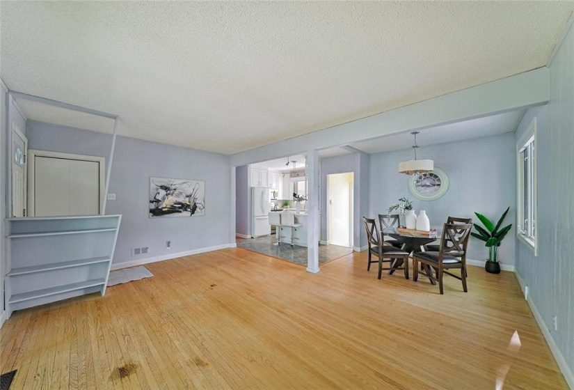 775 Harstone, 4 Bedrooms Bedrooms, 11 Rooms Rooms,2 BathroomsBathrooms,Residential,For Sale,Harstone