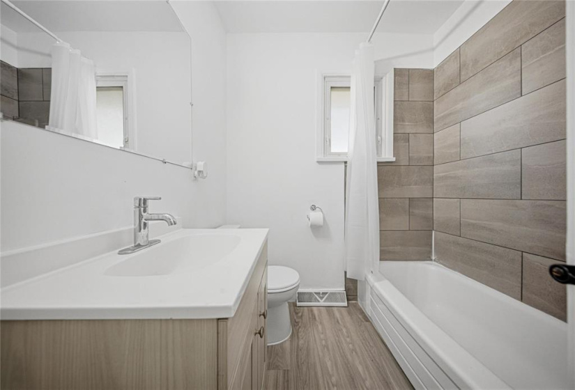 899 Consol, 4 Bedrooms Bedrooms, 9 Rooms Rooms,2 BathroomsBathrooms,Residential,For Sale,Consol