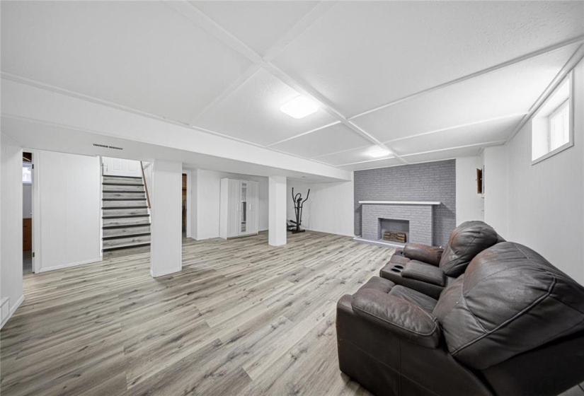 899 Consol, 4 Bedrooms Bedrooms, 9 Rooms Rooms,2 BathroomsBathrooms,Residential,For Sale,Consol