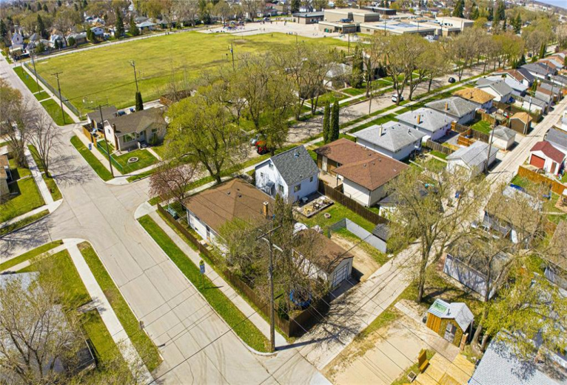 899 Consol, 4 Bedrooms Bedrooms, 9 Rooms Rooms,2 BathroomsBathrooms,Residential,For Sale,Consol