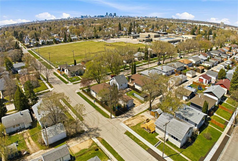899 Consol, 4 Bedrooms Bedrooms, 9 Rooms Rooms,2 BathroomsBathrooms,Residential,For Sale,Consol