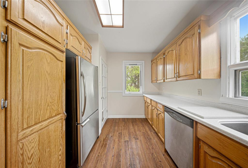 58071 EDGEWOOD, 3 Bedrooms Bedrooms, 11 Rooms Rooms,2 BathroomsBathrooms,Residential,For Sale,EDGEWOOD