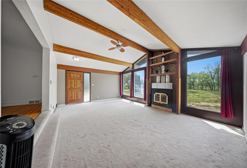 Generous main floor living room fireplace not working