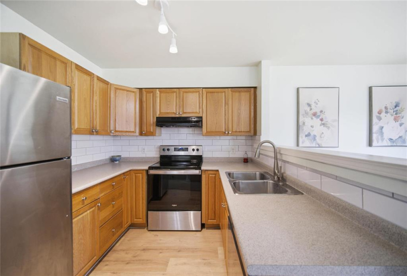 72 Regal, 4 Bedrooms Bedrooms, 13 Rooms Rooms,3 BathroomsBathrooms,Residential,For Sale,Regal