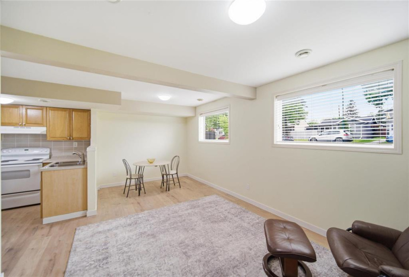 72 Regal, 4 Bedrooms Bedrooms, 13 Rooms Rooms,3 BathroomsBathrooms,Residential,For Sale,Regal