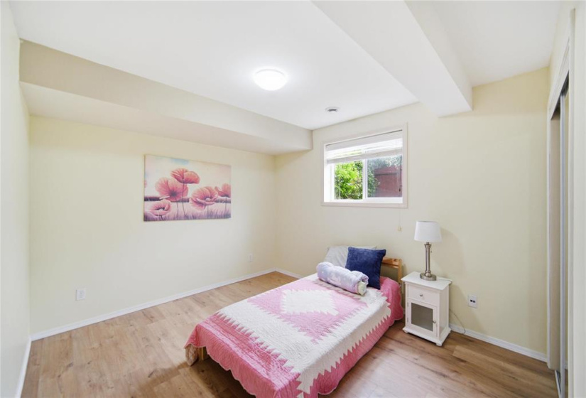 72 Regal, 4 Bedrooms Bedrooms, 13 Rooms Rooms,3 BathroomsBathrooms,Residential,For Sale,Regal
